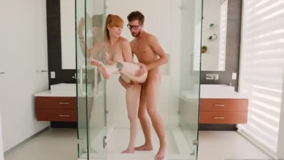 سكس حوكيها تتناك من صديقها فى الحمام xnxxحمام